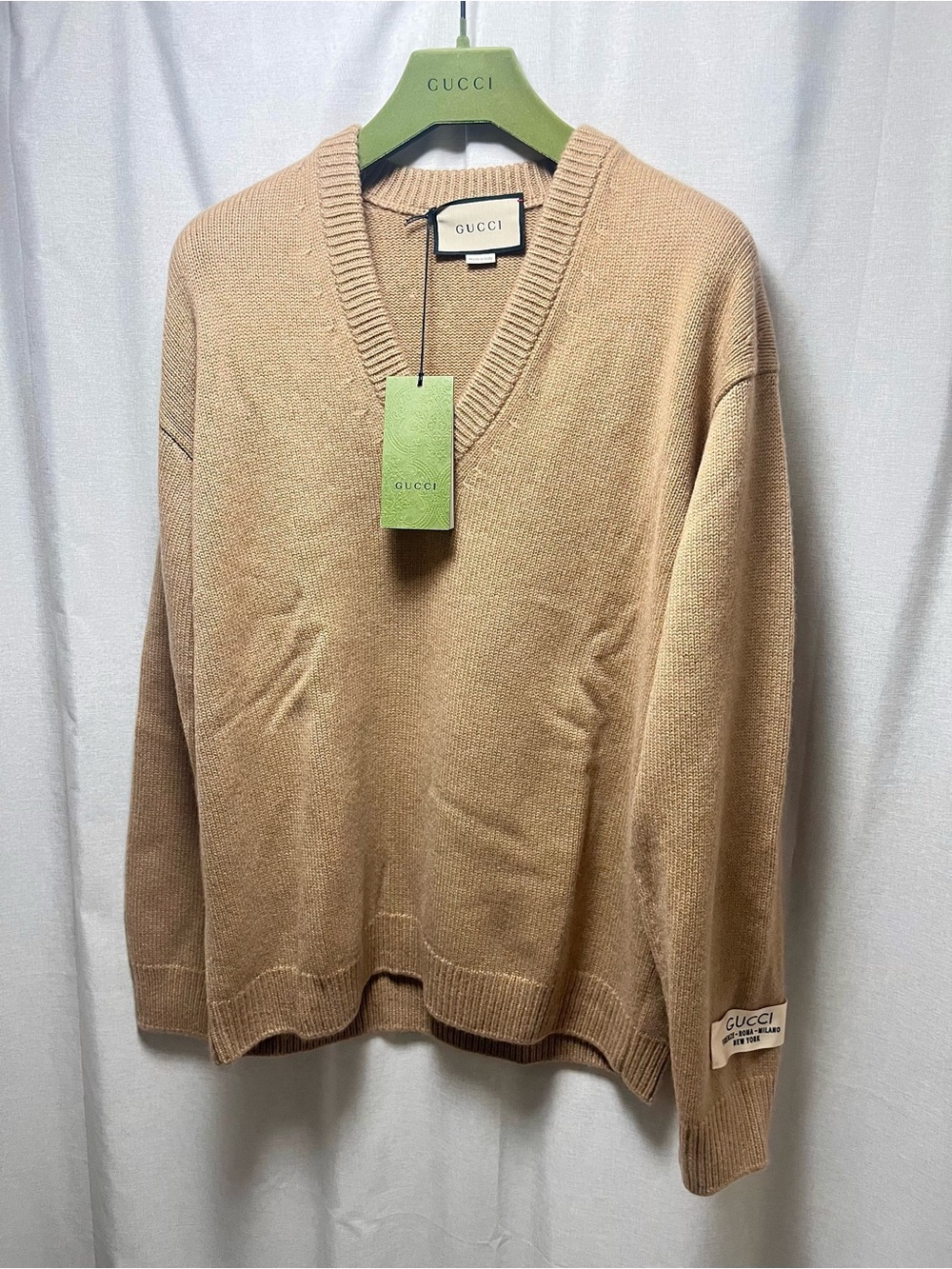 Gucci $2150 Oversized Cashmere Knit Sweater with Flagship Logo Label